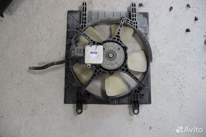 Вентилятор радиатора на Mitsubishi Pajero iO / Pin