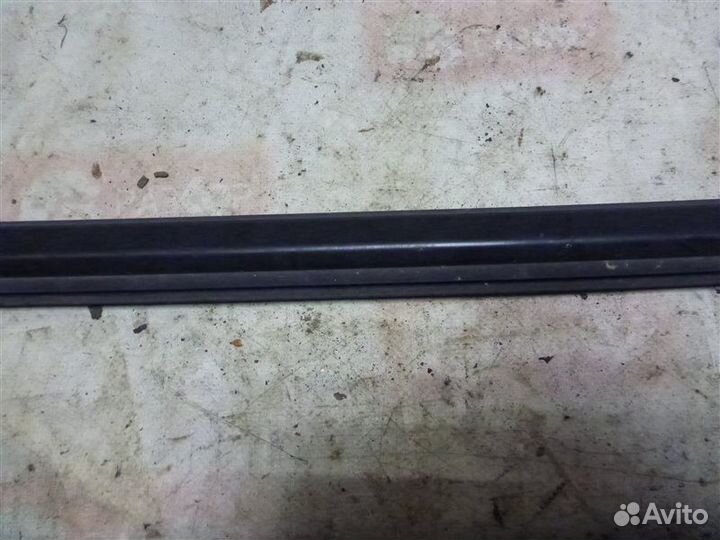 Уплотнитель стекла двери бархотка задний правый