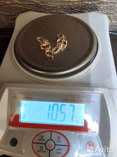 Золотые серьги