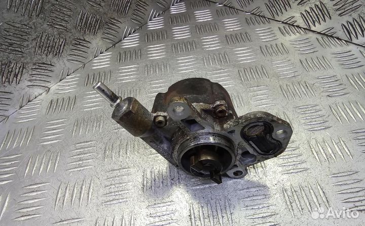 Насос вакуумный Peugeot Partner