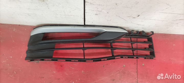 Решетка бампера правая BMW 5 G30