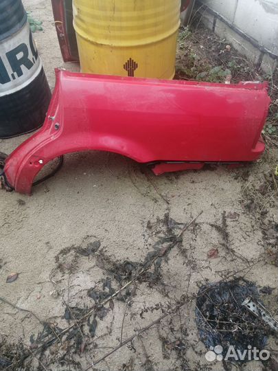 Заднее левое крыло