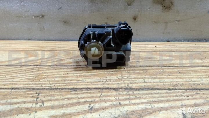 Мотор корректора фар Сузуки Лиана