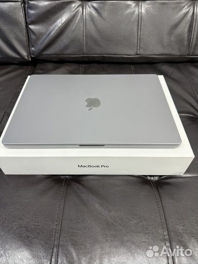 Apple macbook pro 16, на m1 pro, 512 GB