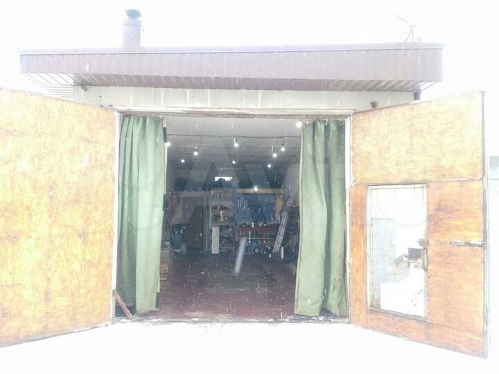 Гараж, > 30 м²