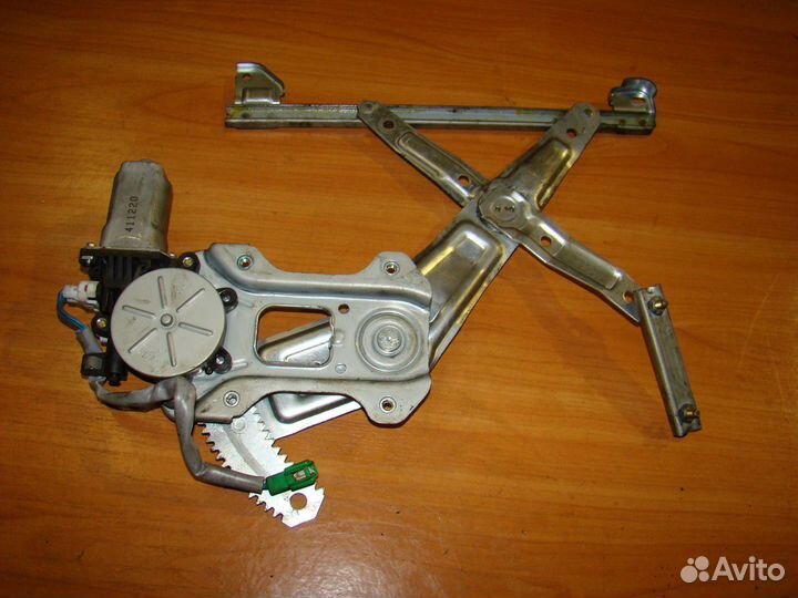 Стеклоподъемник задний Subaru Forester S11