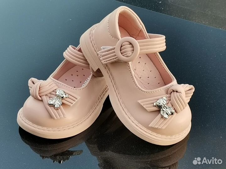 Туфли новые для девочки 28-33