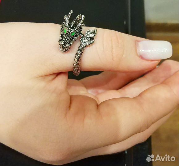 Броши, кольца, серьги