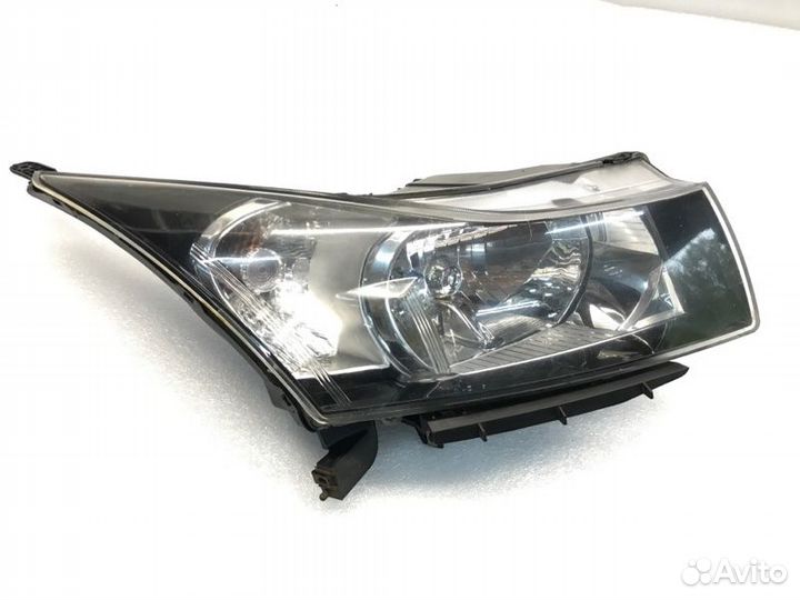 Фара правая Chevrolet Cruze седан 1.8 2010