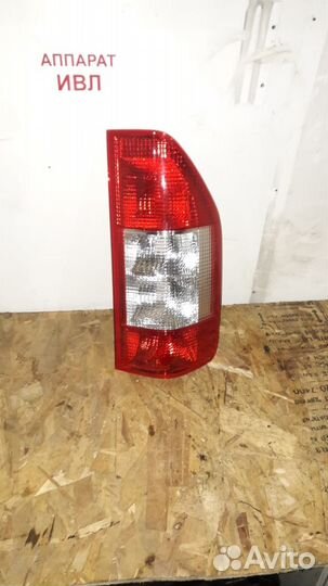 Фанарь на мерседес спринтер классик CDI 0008261556