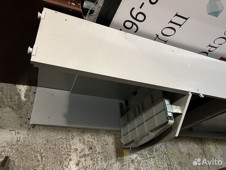 Шкаф под компьютор с полочкой под клавиатуру