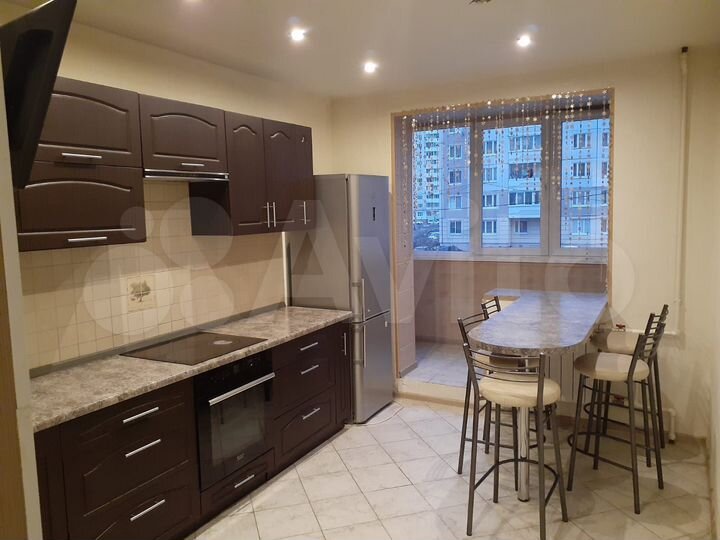 2-к. квартира, 60 м², 2/10 эт.