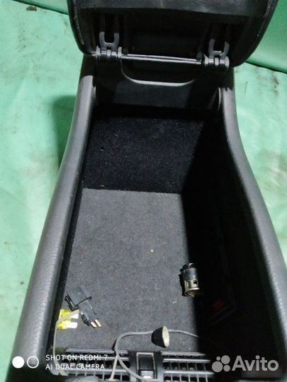 Подлокотник Mercedes-Benz E W210