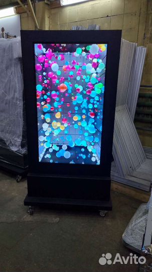 Рекламные видеостойки,LCD пилон,улица