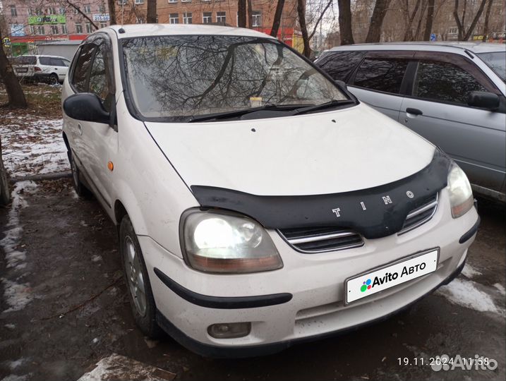 Nissan Tino 1.8 AT, 2002, 250 000 км