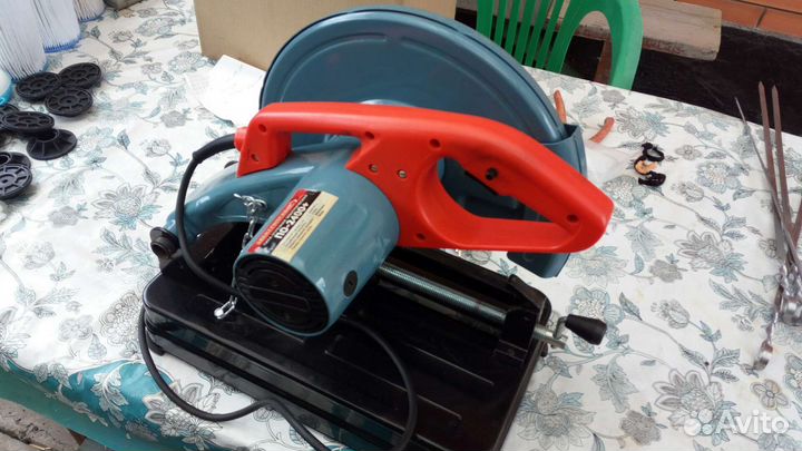 Электрическая отрезная пила