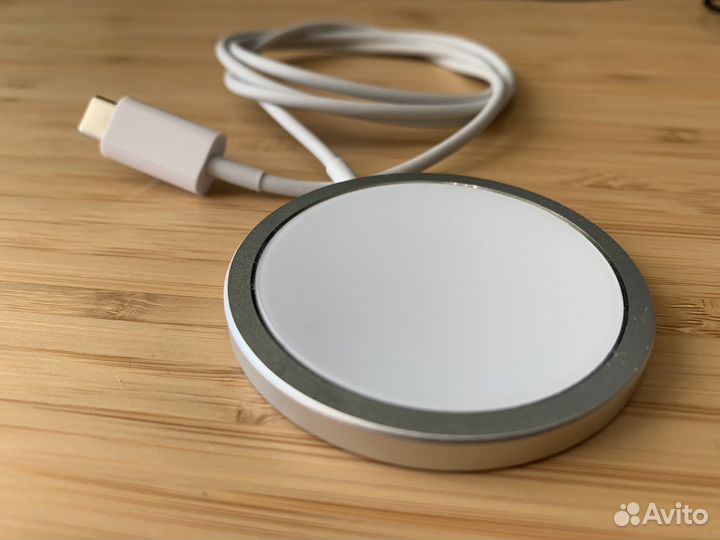 Беспроводная зарядка magsafe