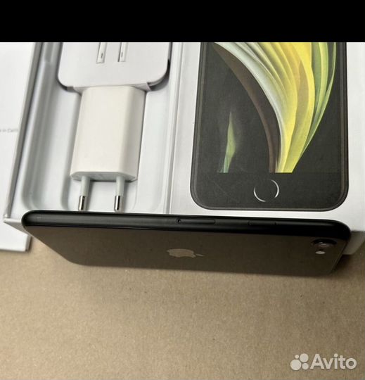 iPhone SE (2020), 64 ГБ