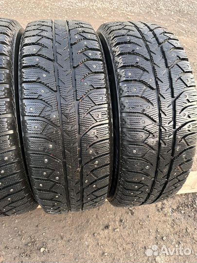 Bridgestone Ice Cruiser 7000 215/60 R17