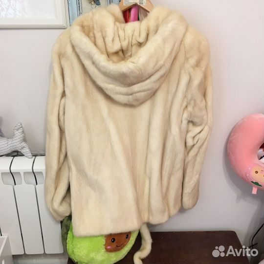 Норковый полушубок с капюшоном