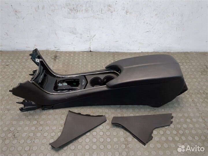 Консоль салона Cadillac ATS, 2013