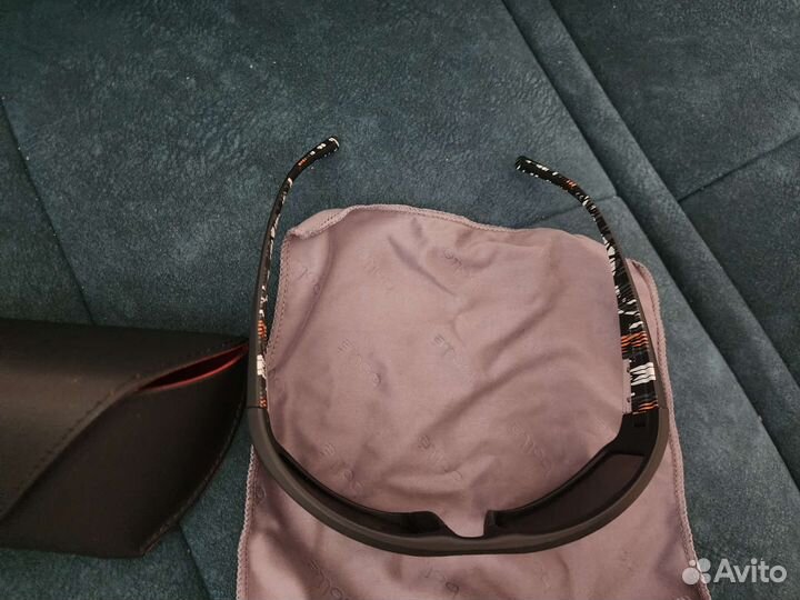 Солнцезащитные очки