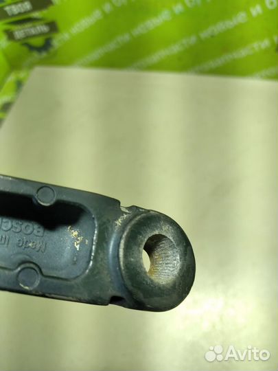 Поводок стеклоочистителя левый Ford Focus 1 2.0