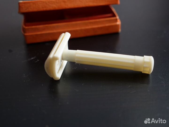 Бритвенный аппарат