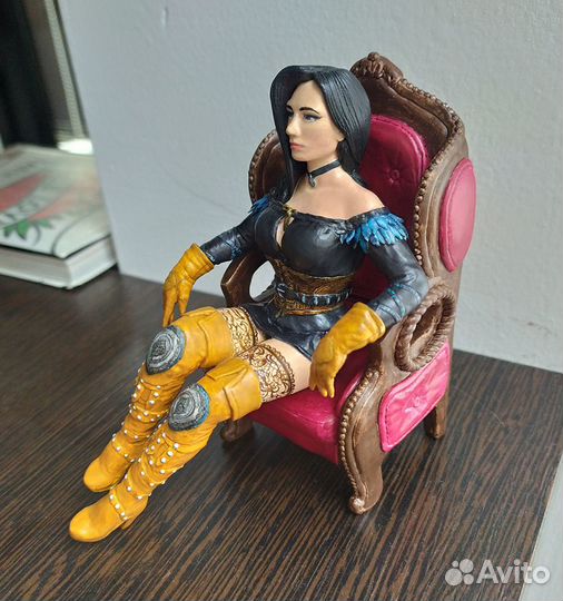 Фигурка Йеннифэр