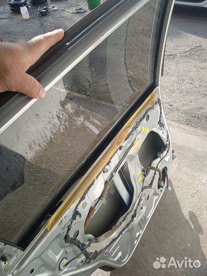 Honda stream дверь