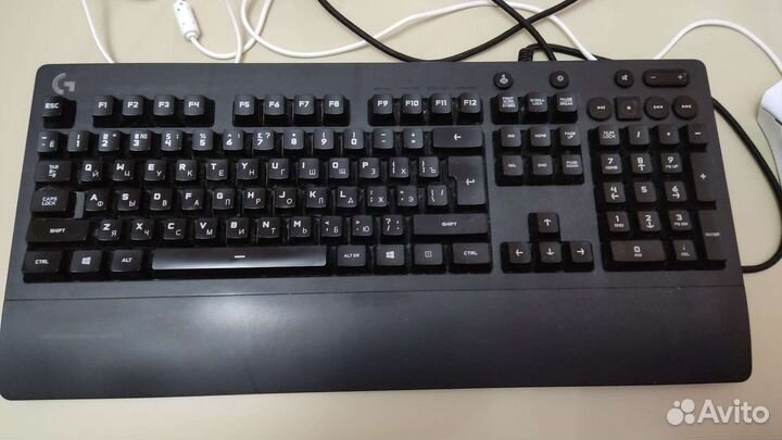 Игровая клавиатура и мышь