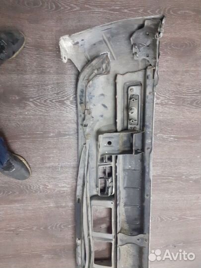 Бампер передний Toyota Crown S130