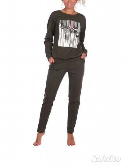 Спортивный костюм женский