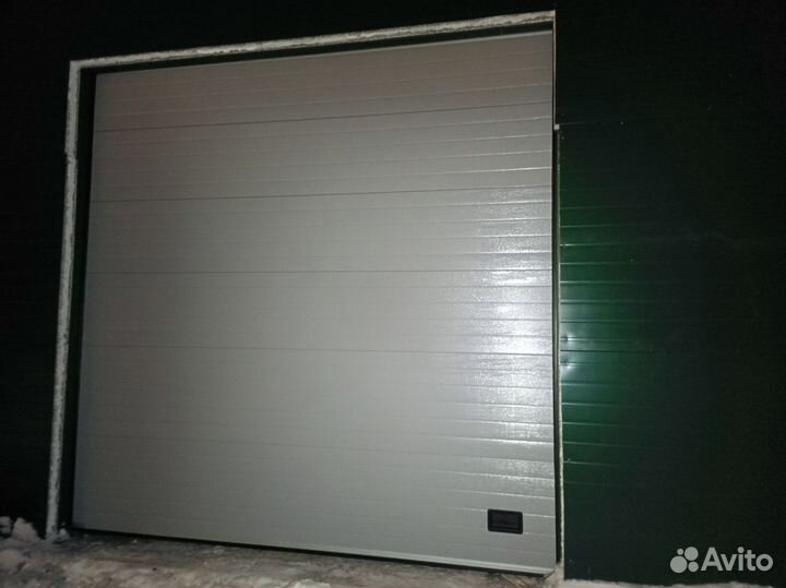 Промышленные секционные ворота Дорхан