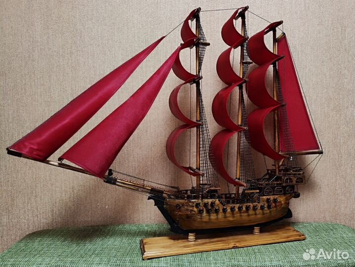 Модель парусного корабля