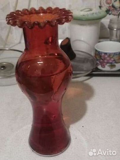 Ваза красное стекло Чехословакия, винтаж