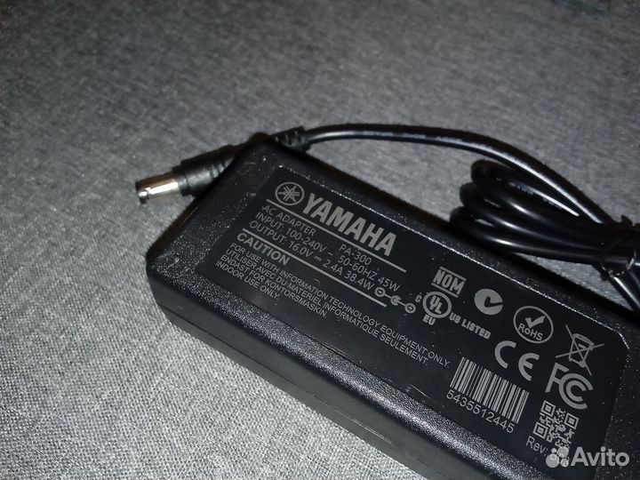 Блок питания синтезатора Yamaha 16V 2.4A (PA-300C)