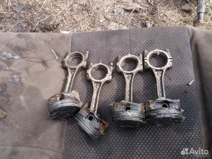 Поршень с шатуном Hyundai Elantra 3 G4ED 2004