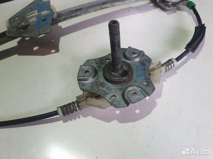 Стеклоподъемник задний правый Mitsubishi Carisma