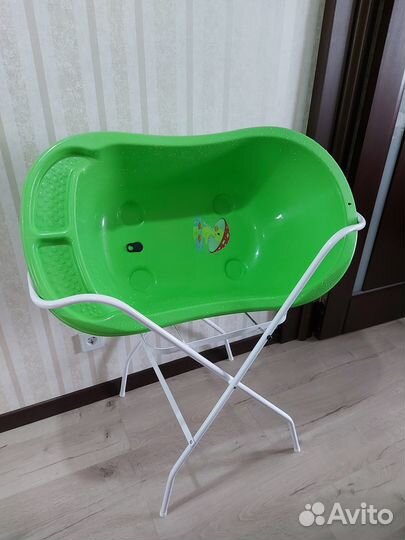 Детская ванночка для купания с подставкой
