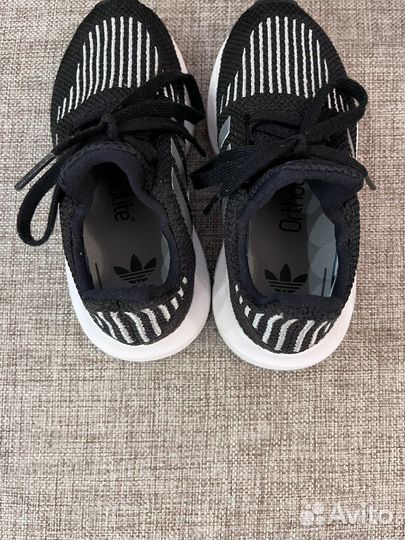 Кроссовки adidas