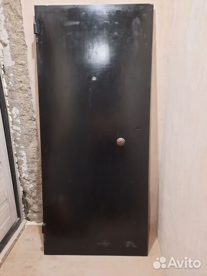 Металлическая дверь бу