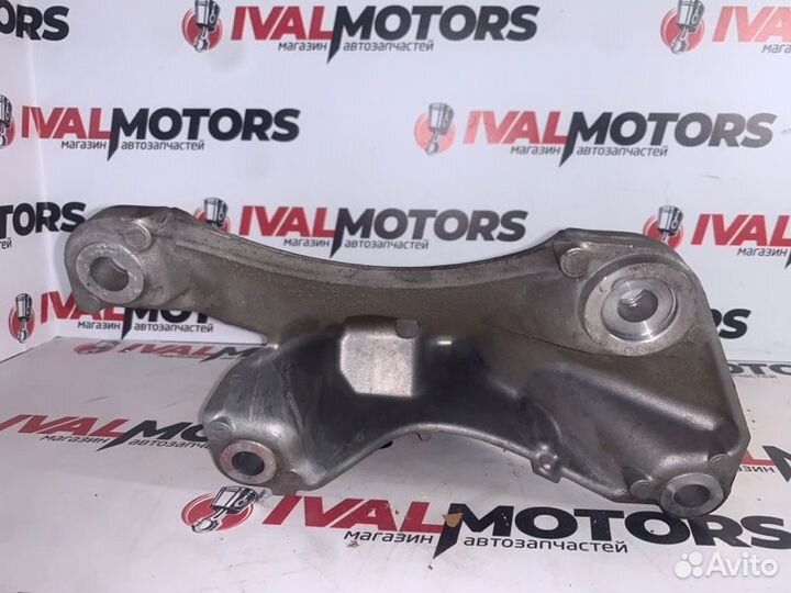 Кронштейн двигателя правый Bmw 5 F10 N52B30 2010