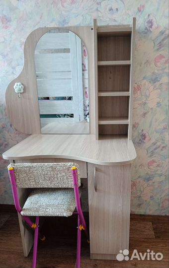 Туалетный столик для девочки