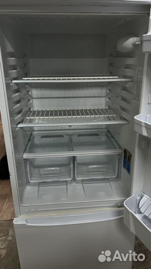 Холодильник Indesit