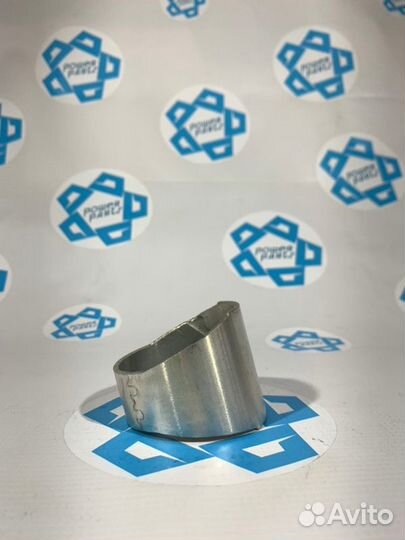 Втулка шатуна John Deere powertech series 6135