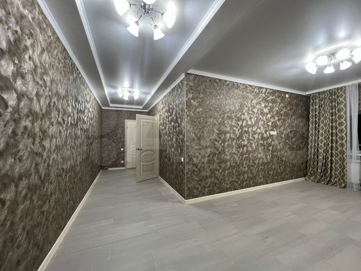 2-к. квартира, 67,8 м², 8/8 эт.