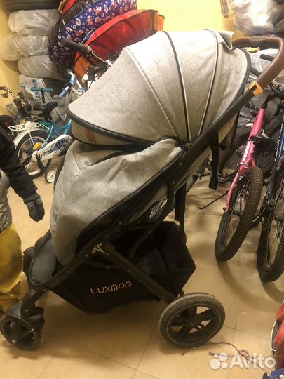 Прогулочная коляска luxmom 609