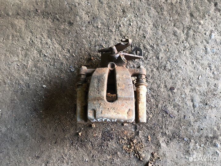 Renault megane 3 Суппорт