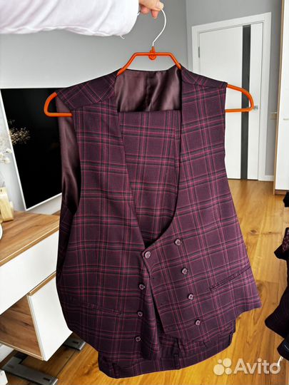 Костюм тройка мужской новые